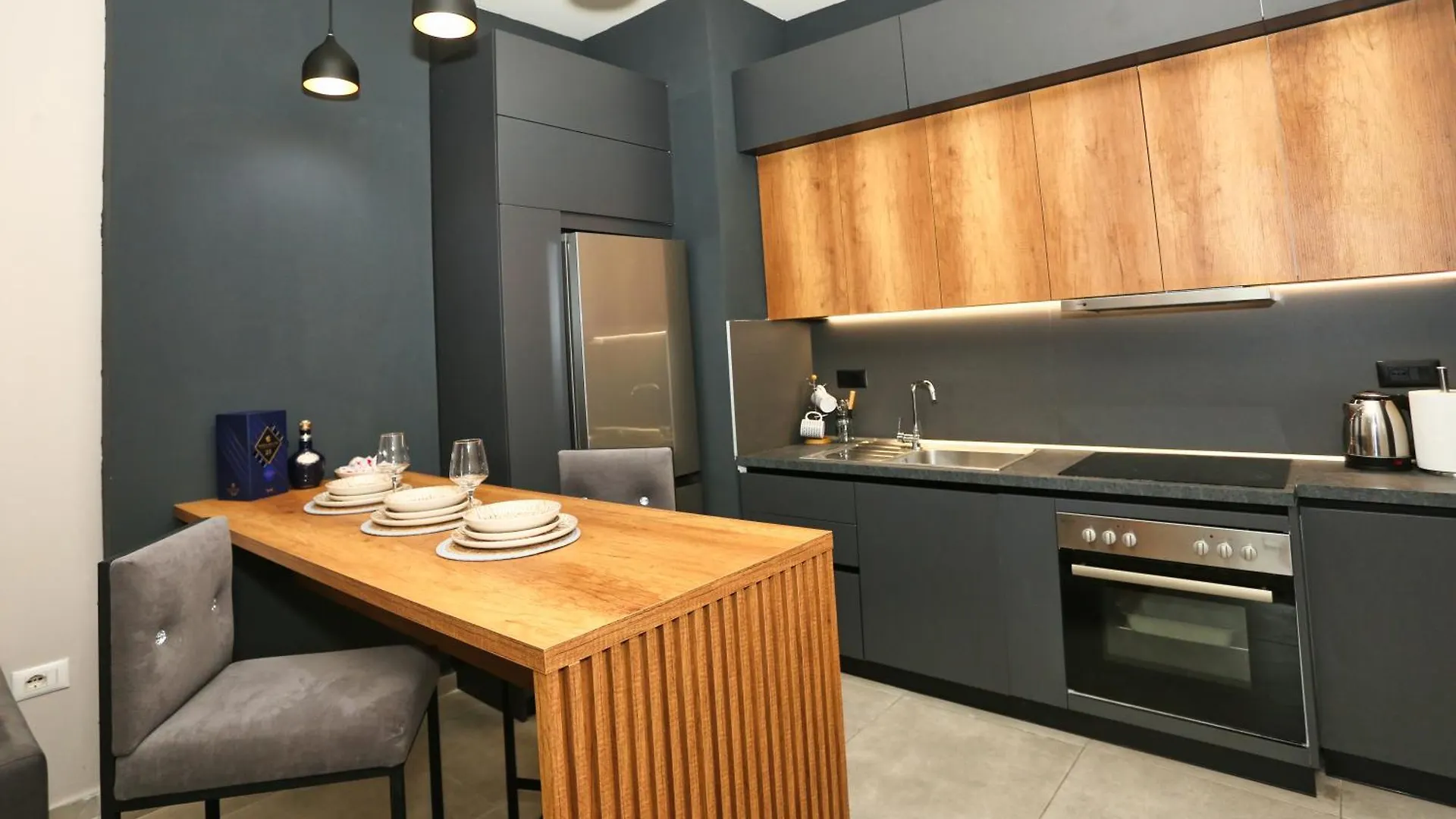 Luxurious Apartment Square 21 Tirana 0*,