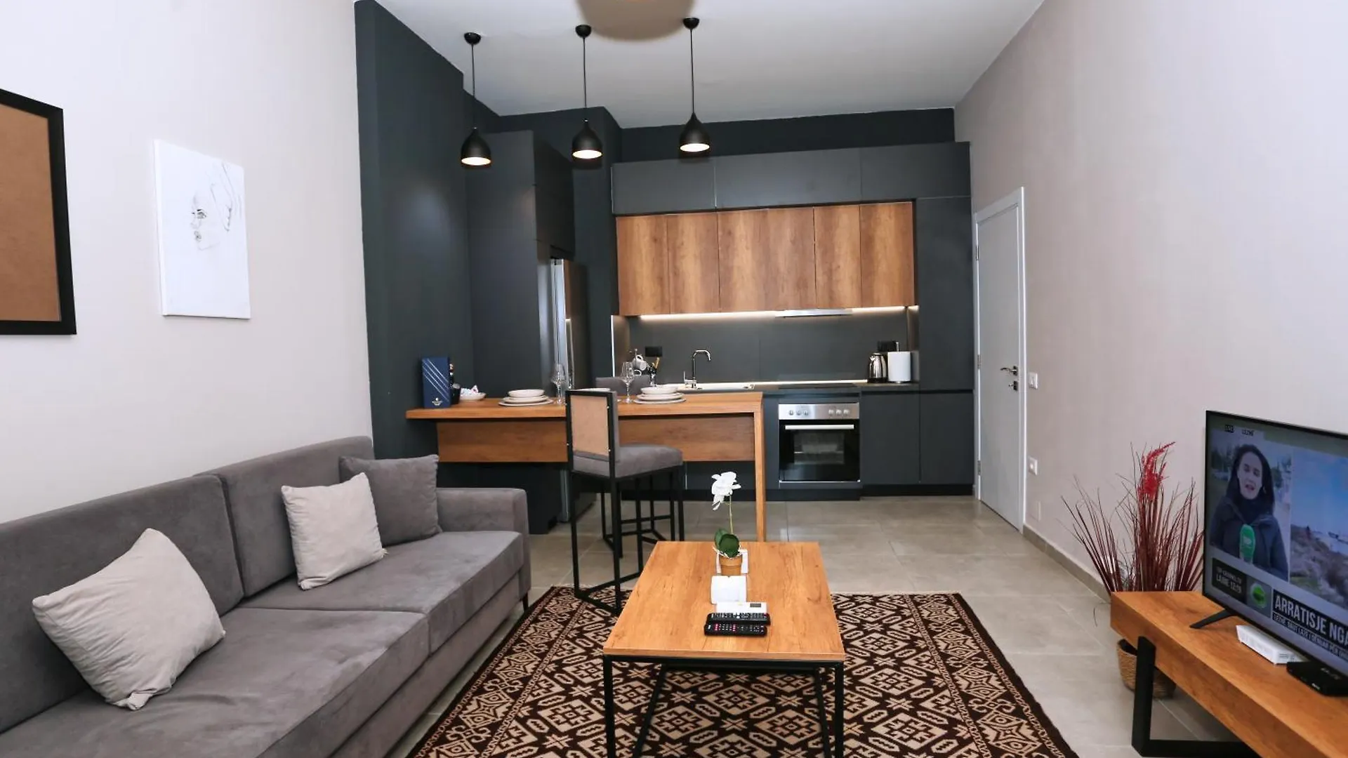Luxurious Apartment Square 21 Tirana