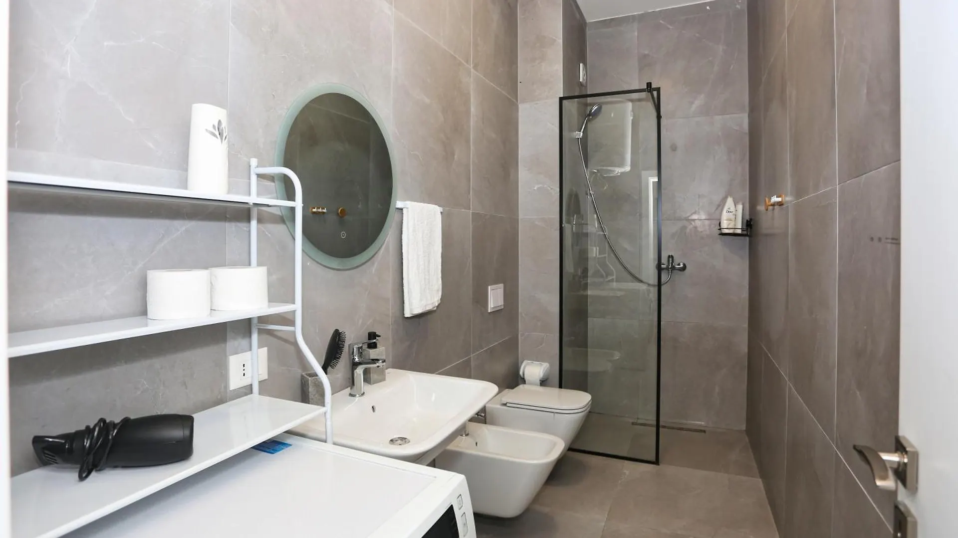 Luxurious Apartment Square 21 Tirana