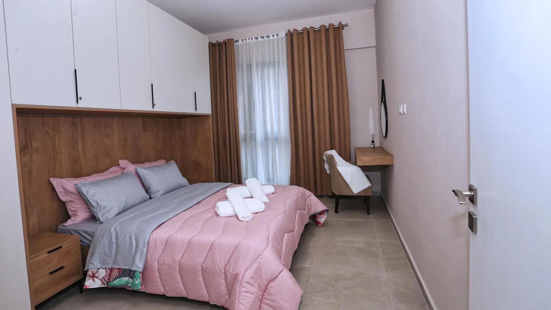 Luxurious Apartment Square 21 Tirana 0*,  Albánie